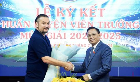 Nhà ĐKVĐ Cúp Quốc gia trói chân thành công HLV châu Âu