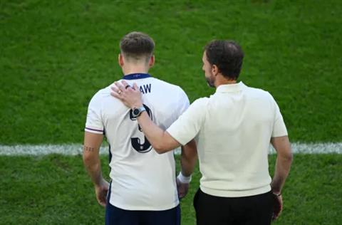 Gareth Southgate đánh giá cơ hội đá chính Luke Shaw trước Hà Lan