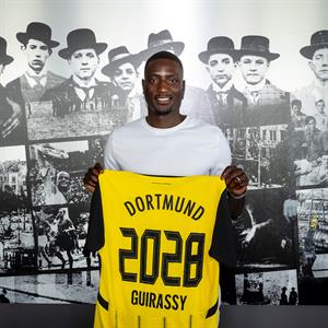 Dortmund chiêu mộ thành công tiền đạo khủng