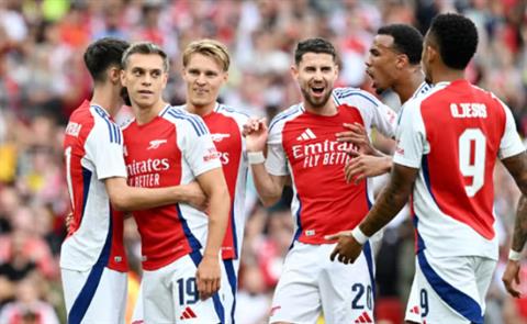 Arsenal đè bẹp nhà vua Đức Leverkusen