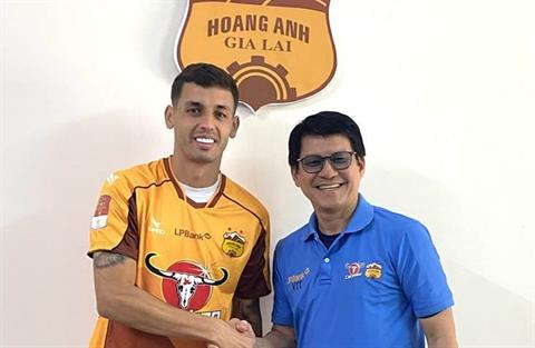 CLB HAGL trình làng tân binh cao 1m86 