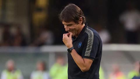 Antonio Conte xin lỗi cổ động viên sau trận thua thảm của Napoli