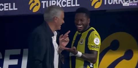 Phản ứng của Jose Mourinho khi Fred lập hat-trick cho Fenerbahce