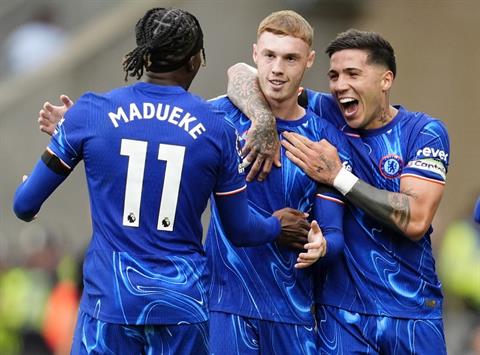 Madueke bị bất ngờ vì đồng đội chuyền bóng quá chất lượng 