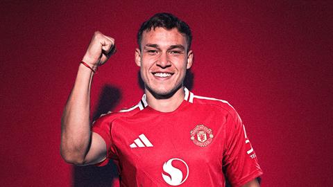 Manuel Ugarte chính thức ra mắt Man United