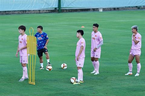 Dàn tuyển thủ Việt Nam thích thú khi được làm việc cùng Phạm Thành Lương