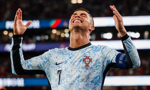 Ronaldo: Danh hiệu EURO có giá trị tương đương World Cup