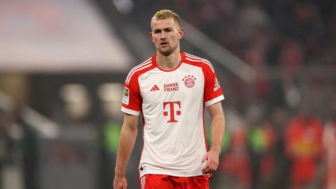 Sếp lớn Bayern Munich tiết lộ lí do bán Matthijs de Ligt cho MU