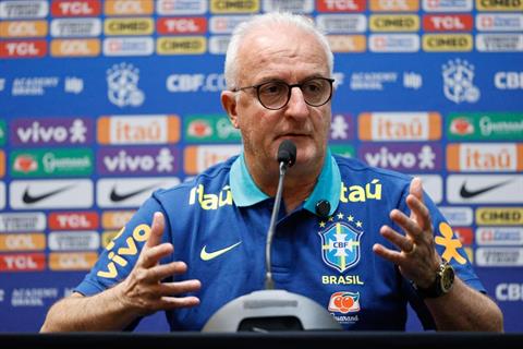 HLV Dorival Junior chịu trách nhiệm sau trận thua của Brazil