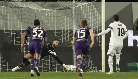 Cựu sao MU tỏa sáng giúp Fiorentina đánh bại AC Milan