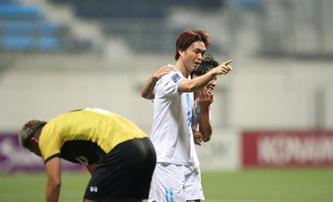 Tuấn Anh đánh đầu ngược đẹp mắt, kiến tạo cho đồng đội ghi bàn