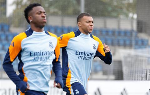 Carlo Ancelotti không lo ngại Mbappe và Vinicius trùng vị trí