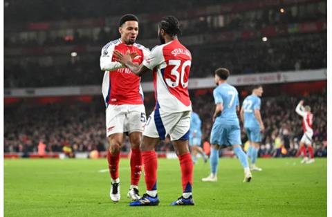 Arsenal có nguy cơ mất thần đồng Ethan Nwaneri