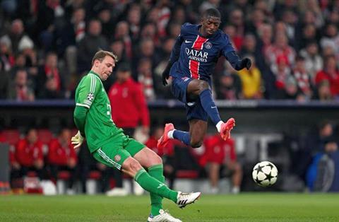 Manuel Neuer tiễn Dembele trở lại Paris