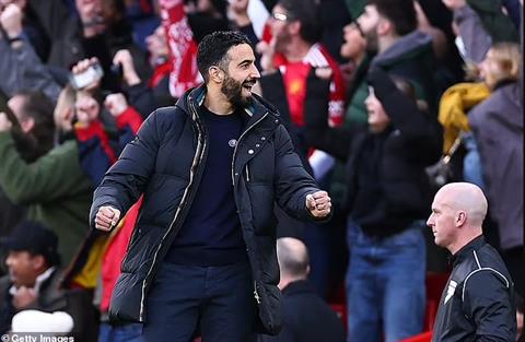 Amorim không hài lòng một điều về fan MU