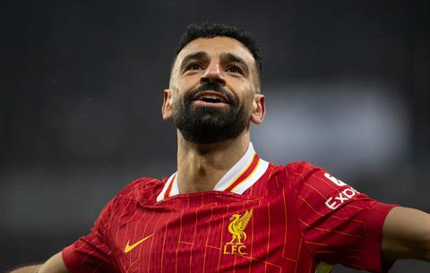 Cạn lời với Mohamed Salah!