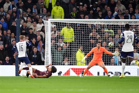 HLV Ange Postecoglou lên tiếng sau pha lập công đầu tiên của Timo Werner