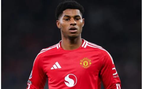 Marcus Rashford ăn mừng nhiệt dù bị loại ở trận derby