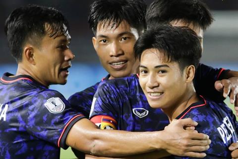 CĐV Việt Nam đồng loạt làm 1 điều sau trận hoà của Lào trước Indonesia