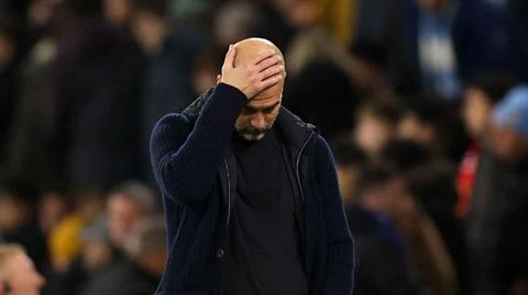 Pep Guardiola lo ngại khả năng bị Man City sa thải