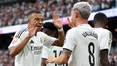 Fede Valverde kêu gọi cổ động viên dành tình cảm cho Kylian Mbappe