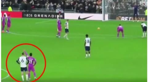 Hwang Hee-chan khiến Son Heung-min đá hỏng 11m trước Wolves