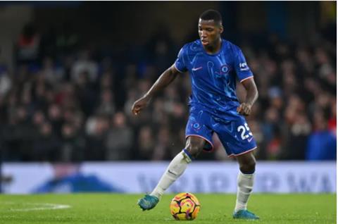 Gary Neville đưa Moises Caicedo lên mây