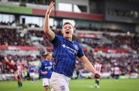 Ipswich mang tin buồn đến cho Chelsea vụ Liam Delap