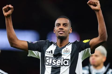 HLV Eddie Howe tiếp tục cập nhật tương lai Alexander Isak 