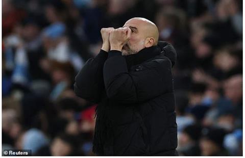 Pep Guardiola thực sự là hung thần của West Ham