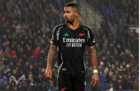 Gabriel Jesus cần ở trong vòng cấm đối phương nhiều hơn