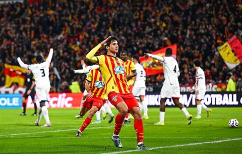 Real Madrid nhảy vào tranh Abdukodir Khusanov với Man City