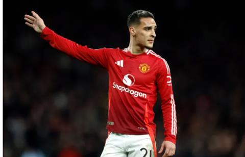 6 thương vụ ném tiền qua cửa sổ của Manchester United