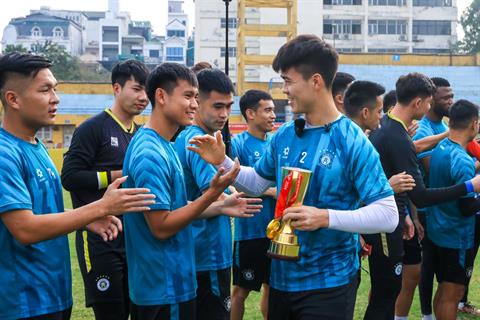 Dàn sao CLB Hà Nội khoe danh hiệu ASEAN Cup