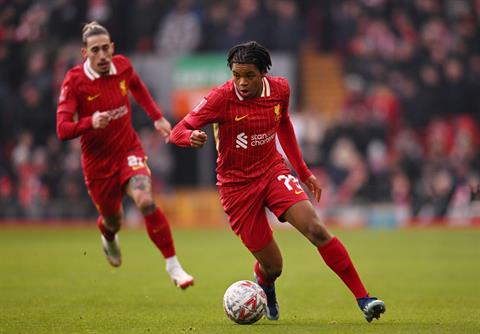Sao trẻ 16 tuổi Rio Ngumoha làm nên lịch sử cho Liverpool