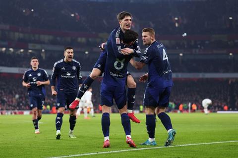 Chấm điểm cầu thủ MU trước Arsenal: Altay Bayindir xuất sắc nhất