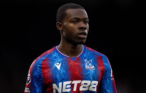Man United nhắm hậu vệ biên của Crystal Palace