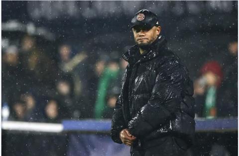 Thua sốc 0-3 trước Feyenoord, thầy trò HLV Kompany phản ứng thế nào?