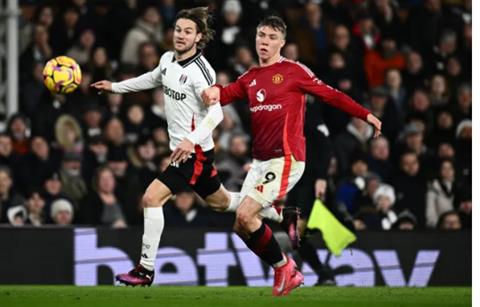 Rio Ferdinand chỉ trích Rasmus Hojlund