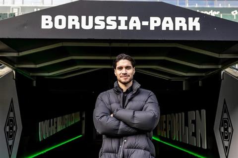 Hậu vệ ĐT Indonesia đầu quân cho Borussia Monchengladbach