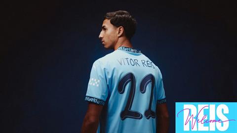 Vitor Reis: Chàng trai trẻ Brazil mang "vibe" John Stones