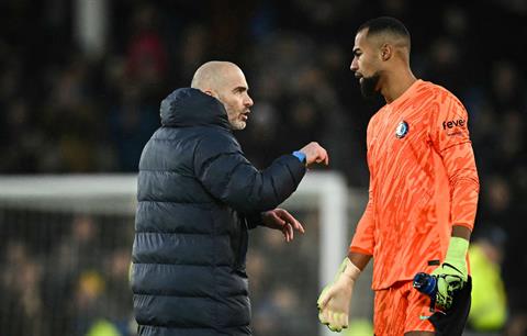 Đã đến lúc Enzo Maresca phải gạt bỏ Robert Sanchez?