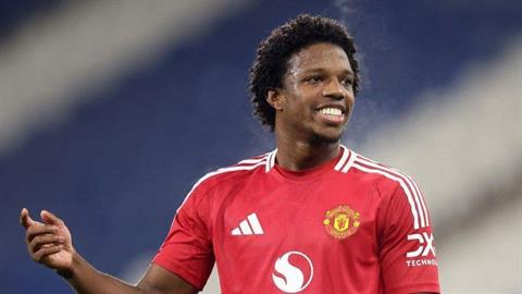Man United "mắc kẹt" với Tyrell Malacia