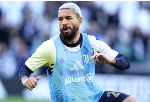 MU đã cố gắng ký hợp đồng với Douglas Luiz vào những giờ cuối kỳ CN