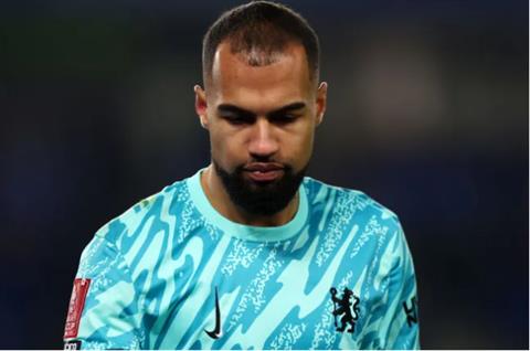 Enzo Maresca mắc sai lầm lớn với Robert Sanchez