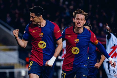 Barcelona chiếm ngôi đầu bảng từ cách biệt 10 điểm với Real Madrid