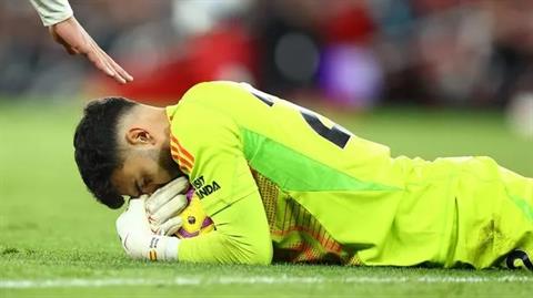 IFAB chính thức ra luật mới ngăn cản thủ môn câu giờ