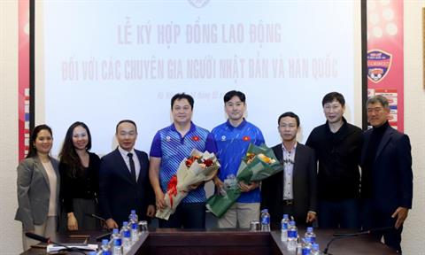 VFF bổ sung hai trợ lý cho HLV Kim Sang Sik