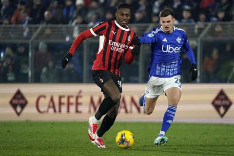 Dự đoán phạt góc trận AC Milan vs Como (00h00 ngày 16/03)