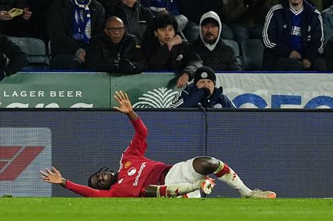 MU trả giá cực đắt sau chiến thắng trước Leicester